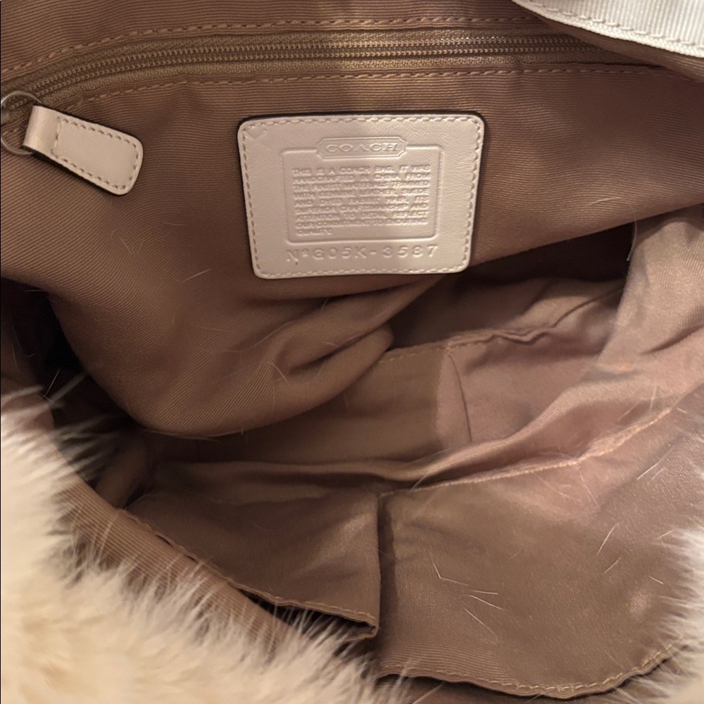 Coach Soho 2005-VINTAGE-“Ski Bunny” Hobo w/Rabbit Fur Trim - Picture 15 of 16